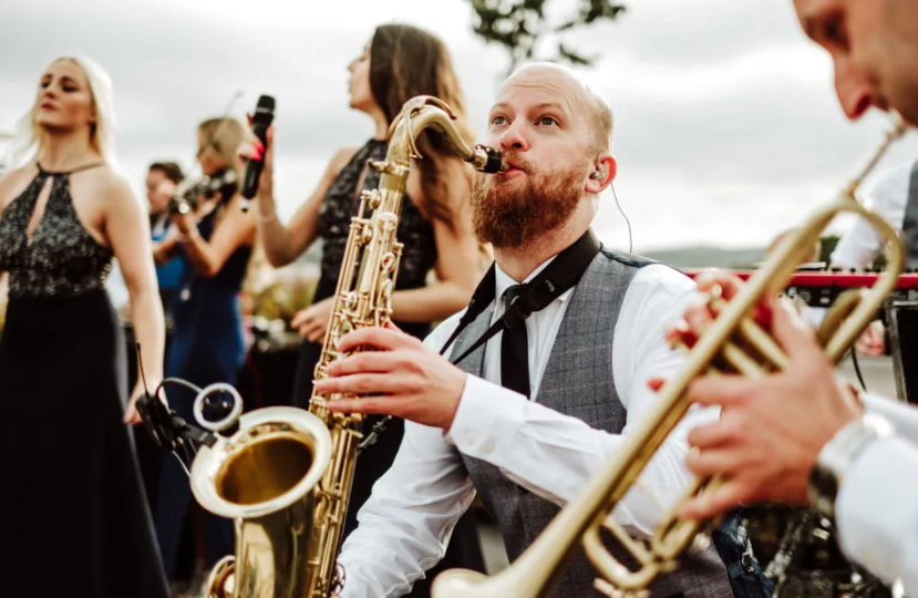 7 Questions to Ask Before Booking a Jewish Wedding Band